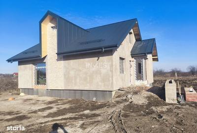 Casă cu 4 camere cu Teren 400 Mp în Holboca - 2