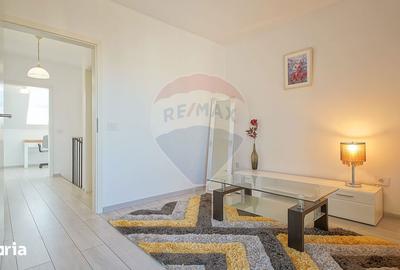 Apartament cu 3 camere, mobilat în Tractorul - 3