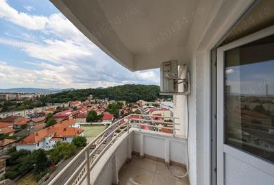 Vand apartament patru camere Vand apartament patru camere - 9