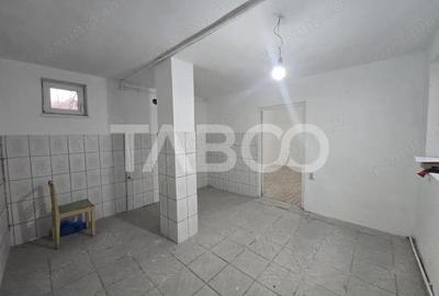 Casă cu 3 camere cu Canalizare în Central - 7