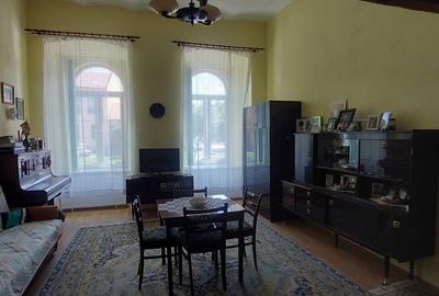 De vanzare ap.2 camere , curte comuna - P-ta Bolyai- langa Tribunal De vanzare ap.2 camere , curte comuna - P-ta Bolyai- langa Tribunal - 2