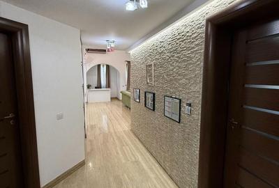 Apartament cu 3 camere în Central - 3