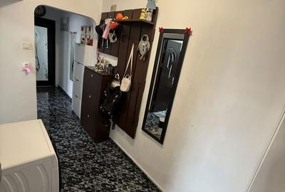 Apartament cu 3 camere semidecomandat, mobilat în Central - 2
