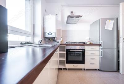 Apartament cu 2 camere decomandat în Tractorul - 1