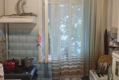 Apartament cu 3 camere semidecomandat în Podu Roș - 5