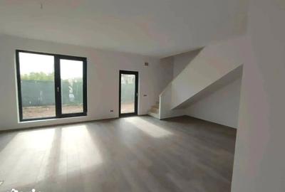 Casă cu 4 camere cu Teren 250 Mp în Odăi - 5