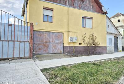 Casă cu 3 camere cu Canalizare în Marpod - 4