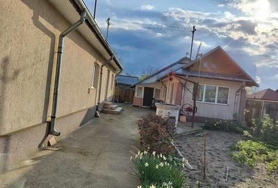 Casă cu Teren 1045 Mp în Ciorani