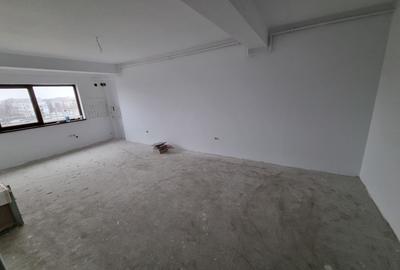 Apartament cu 2 camere decomandat în Km 5 - 3