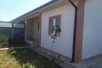 Vand casa tip duplex, pe parter, Sanandrei