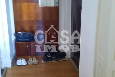Apartament cu 2 camere semidecomandat în Micro 6 - 1