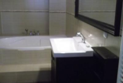 Casă cu 5 camere cu Teren 300 Mp în Central - 12