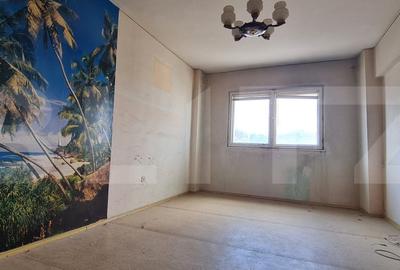 Oportunitate-Apartament de vanzare, cu 3 camere, 65 mp, nemobilat, zona Grivitei