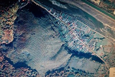 Teren agricol extravilan de 470000 mp, în Văleni