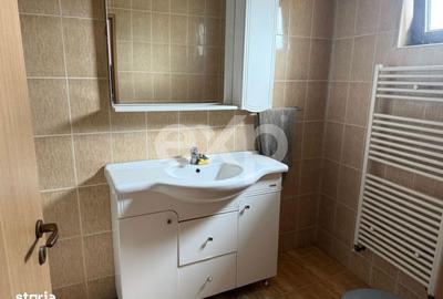 Casă cu 10 camere cu Teren 100 Mp în Izvoare - 9