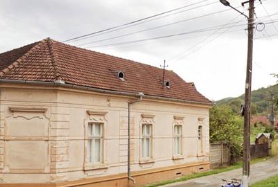 Casă cu 4 camere cu Teren 672 Mp în Zam - 2