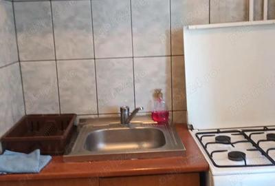 Garsonieră decomandată în Rovine - 4