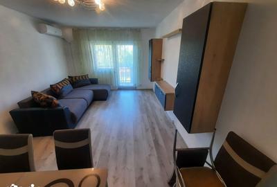 Apartament cu 2 camere decomandat în Micro 15