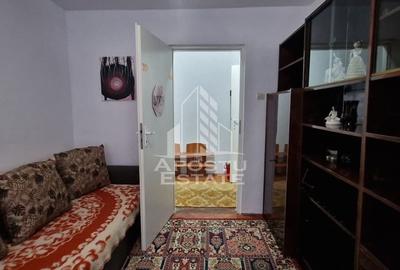 Apartament cu 3 camere, etaj 1, centrala proprie,  Lipovei - 7