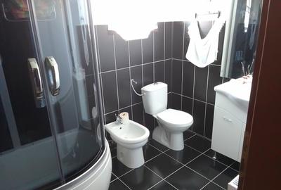 Casă cu 4 camere cu Teren 200 Mp în Central - 1