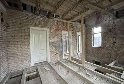 Casă cu 7 camere cu Teren 330 Mp în Vatra Luminoasă - 3