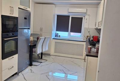 Apartament cu 3 camere decomandat în Central - 3