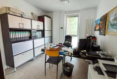 Apartament cu 5 camere decomandat, mobilat în Elisabetin