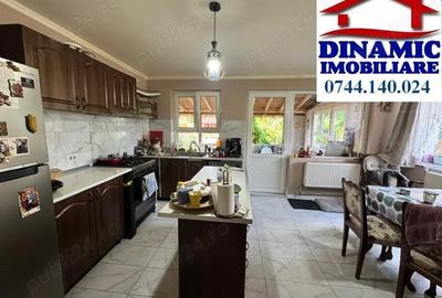 Casă cu 5 camere cu Teren 6338 Mp în Central - 8