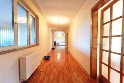 Casă cu 4 camere cu Teren 5000 Mp în Central - 2