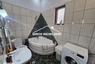 Casă cu 4 camere cu Teren 400 Mp în Central - 2