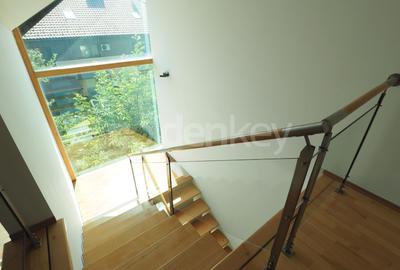 Vila nemobilata in complex cu piscina | 2 garaje - 18