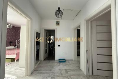 Casă cu 4 camere în Roșu - 11