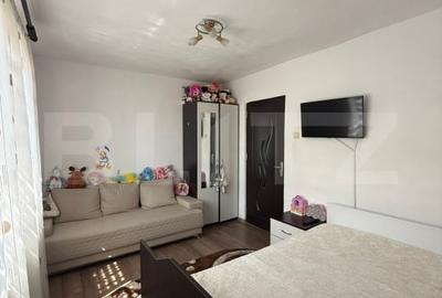 Apartament cu 3 camere, 65 mp, etaj 3, zona 9 Mai - 4