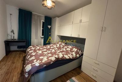 Apartament cu 2 camere decomandat, mobilat în Central