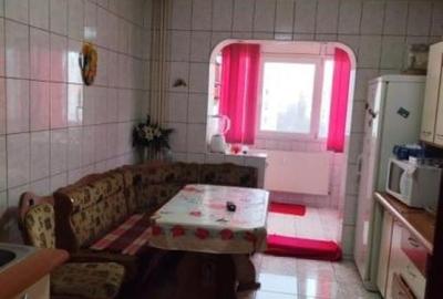 Apartament cu 4 camere semidecomandat în Berceni - 1