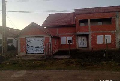 Casă cu 5 camere cu Teren 1000 Mp în Peciu Nou - 8