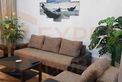 Apartament cu 3 camere decomandat, mobilat în Central