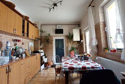 Casă cu 6 camere cu Teren 300 Mp în Muncitoresc - 6