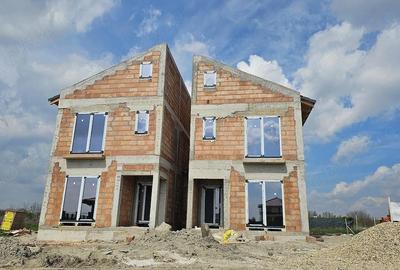 Casă cu 5 camere cu Teren 300 Mp în Sânandrei