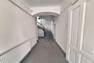 Casa individuala cu dest comerciala in centrul istoric - 3