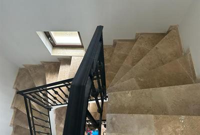 Apartament cu 3 camere decomandat în Albert - 10