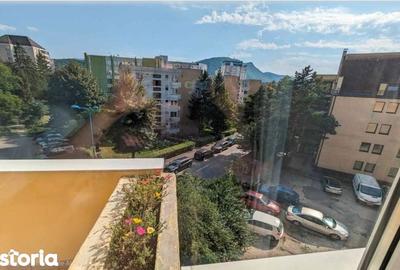 Apartament cu 3 camere decomandat în Centrul Civic - 1
