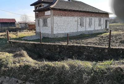 Casă cu 7 camere cu Teren 5000 Mp în Grădiștea - 5