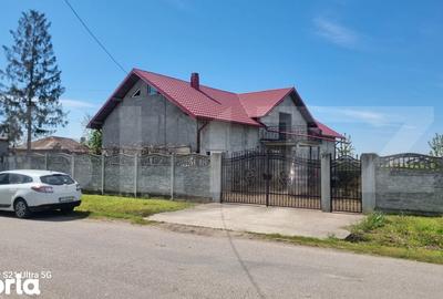 Casă cu 5 camere cu Teren 724 Mp în Drăgănești - 2
