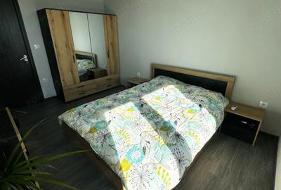 Apartament cu 3 camere decomandat în Tei
