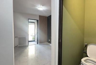 Spațiu comercial, de 35 mp, în Tractorul - 8
