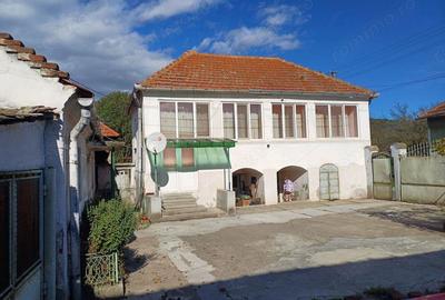 Vand casa in Baie?ti sau schimb cu apartament in Deva - 1