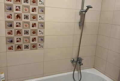 Apartament cu 3 camere decomandat în Tractorul - 1