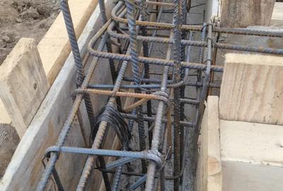 Vand casa la rosu cu placa beton peste etaj, la iesire din Berceni - intrare Vidra - Dealu Verde - 5