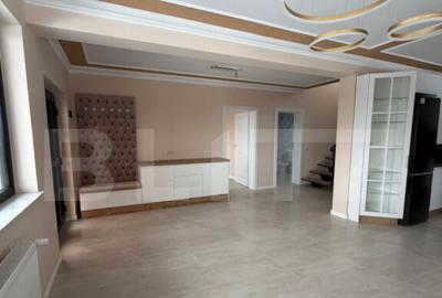 Casă cu 4 camere cu Teren 400 Mp în Central - 1